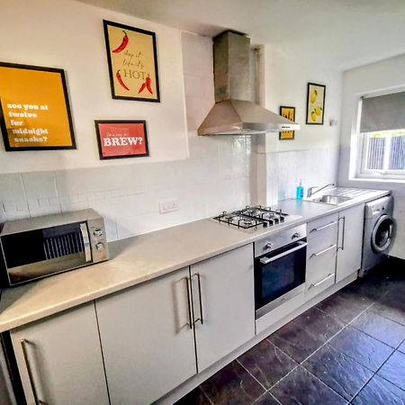 No 7 - Bright, Spacious 3 Bed Home With Parking & Wifi Huyton Extérieur photo