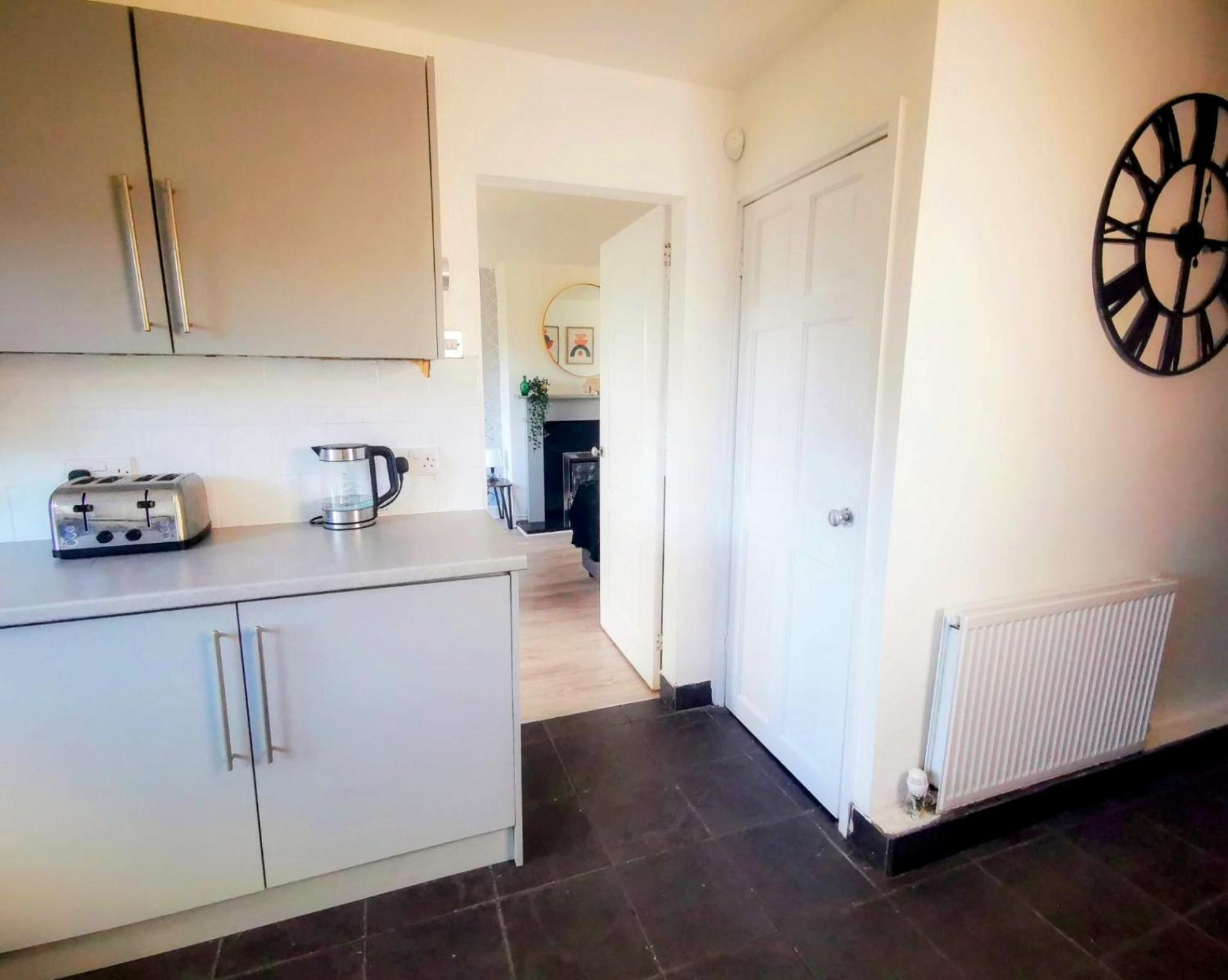 No 7 - Bright, Spacious 3 Bed Home With Parking & Wifi Huyton Extérieur photo